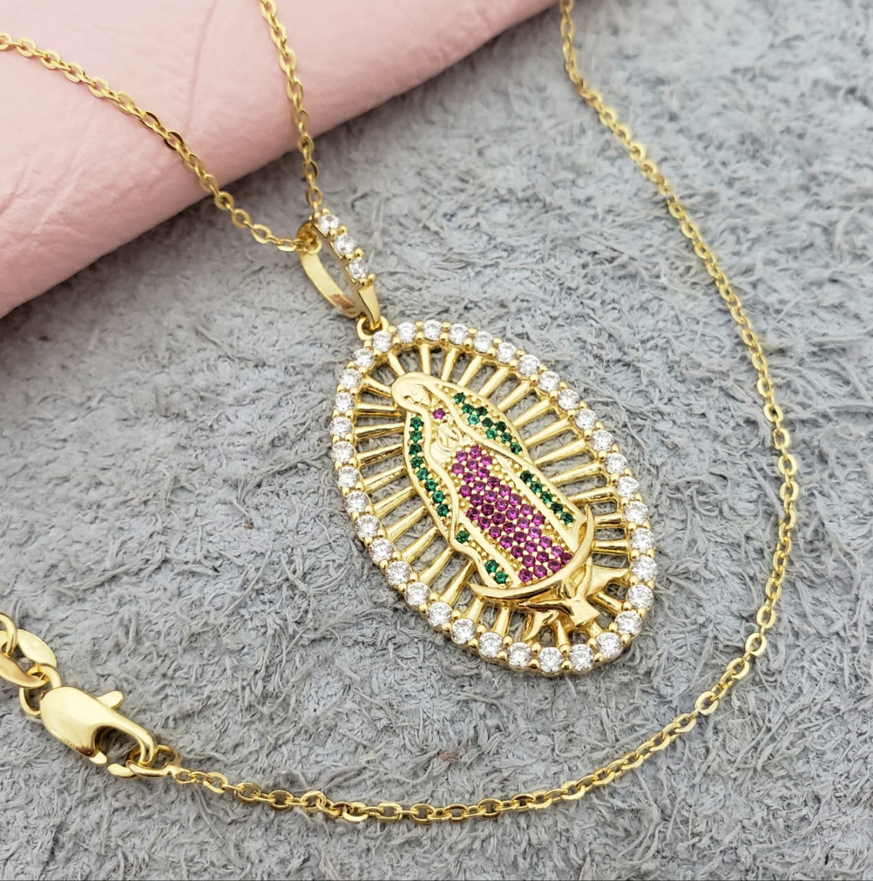 Dije Virgen Guadalupe Swarovski