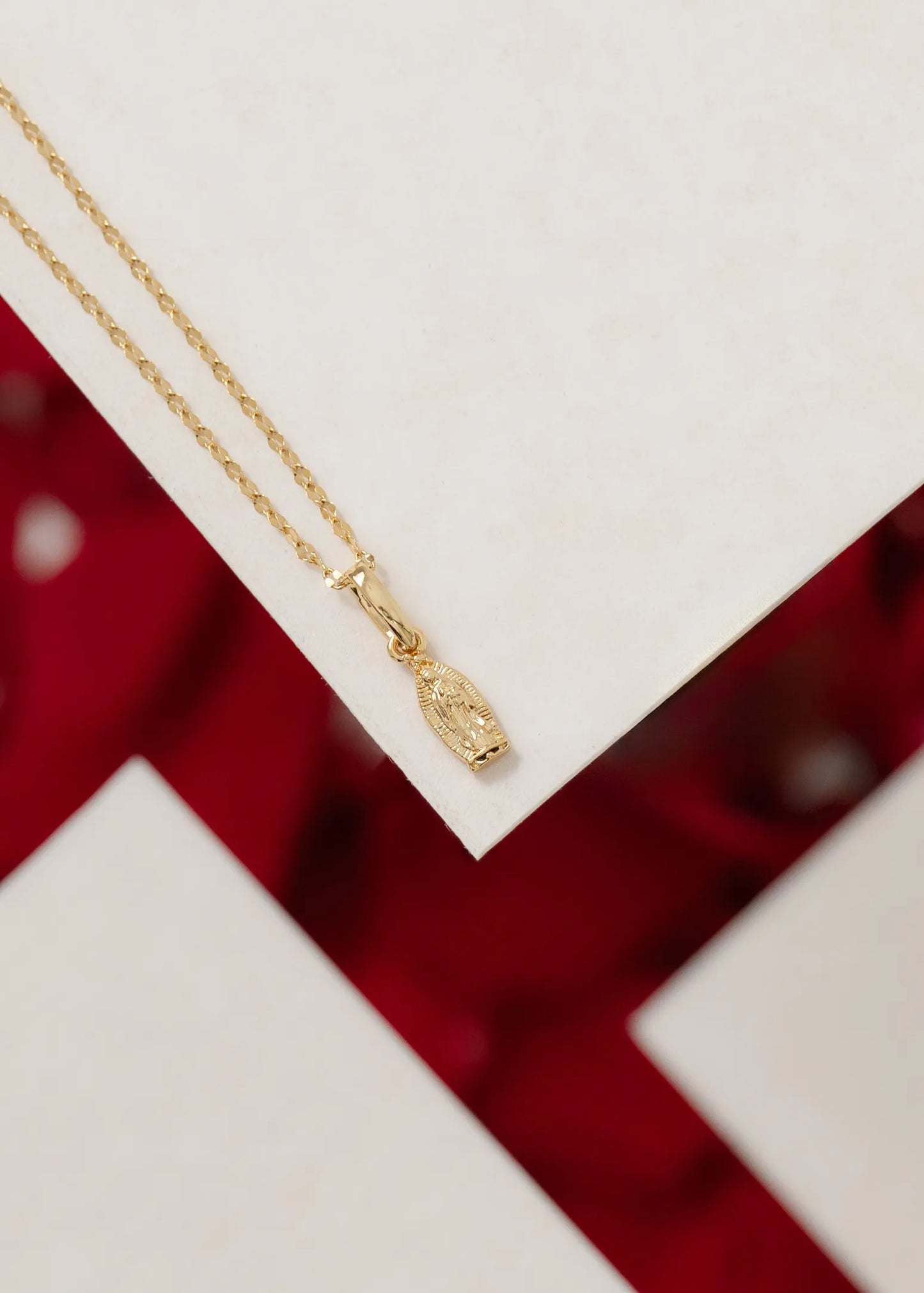 Dije Virgen de Guadalupe Slim