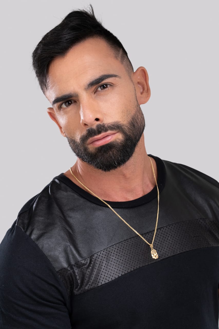 Dije Rostro Mediano Tallado