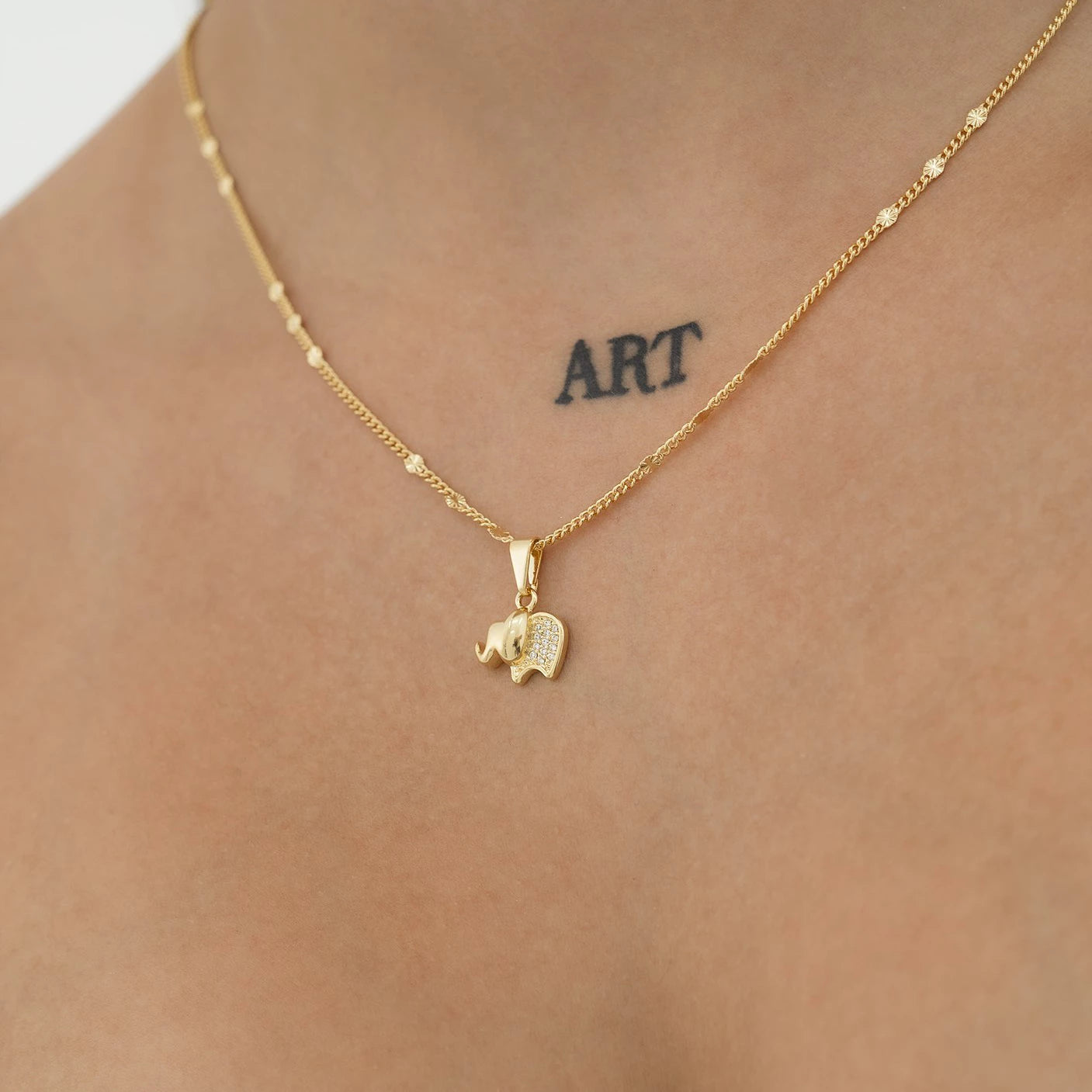 Dije Elefante con circonias