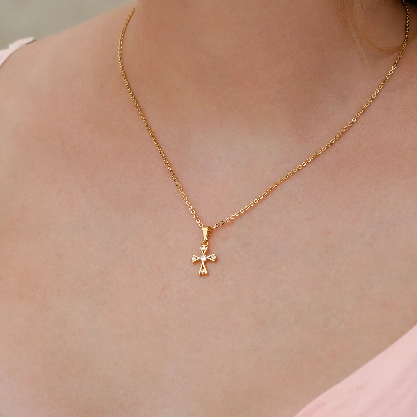 Dije Cruz 5 Circonias