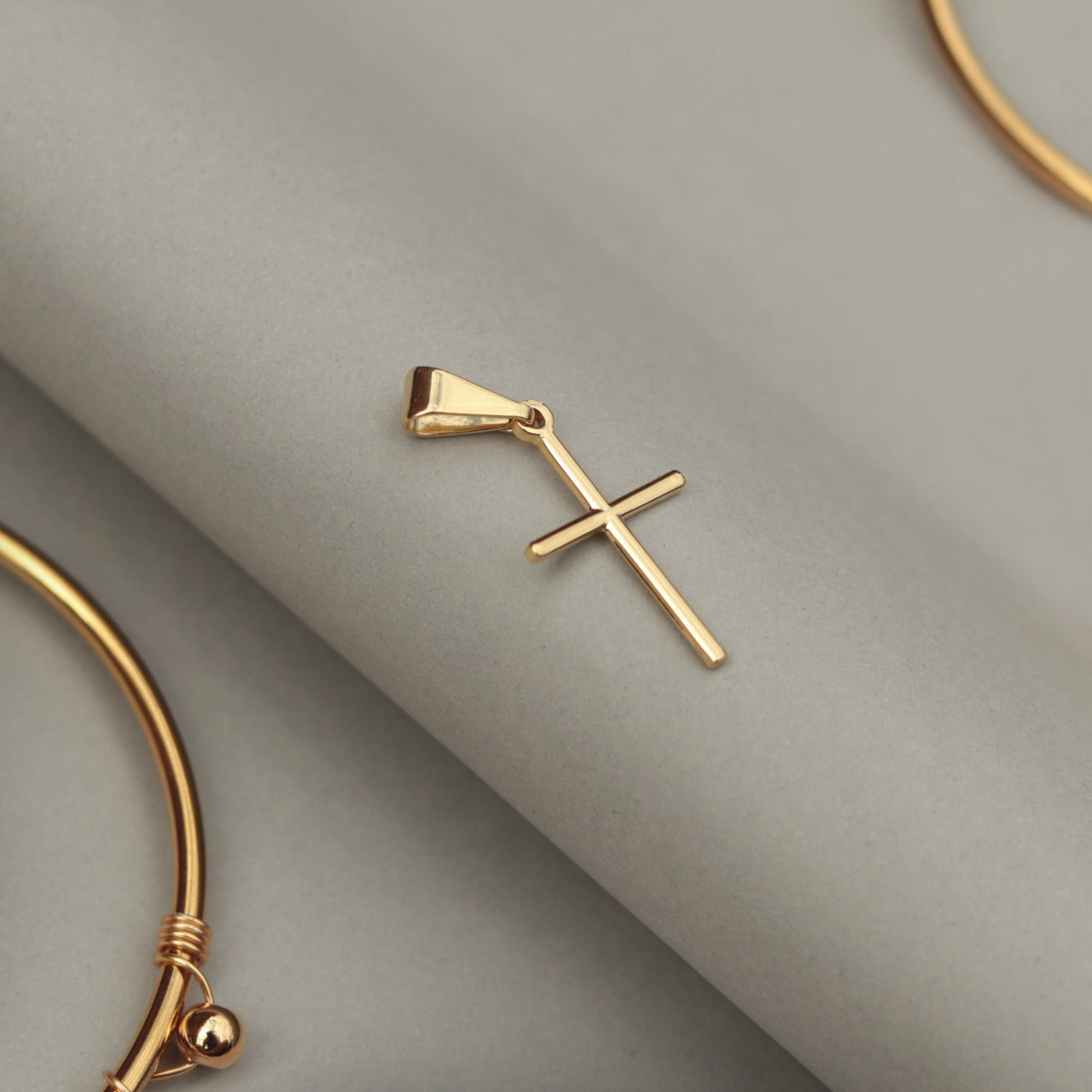 Dije Cruz Tubular Delg