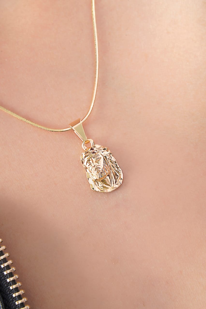 Dije Rostro Mediano Tallado