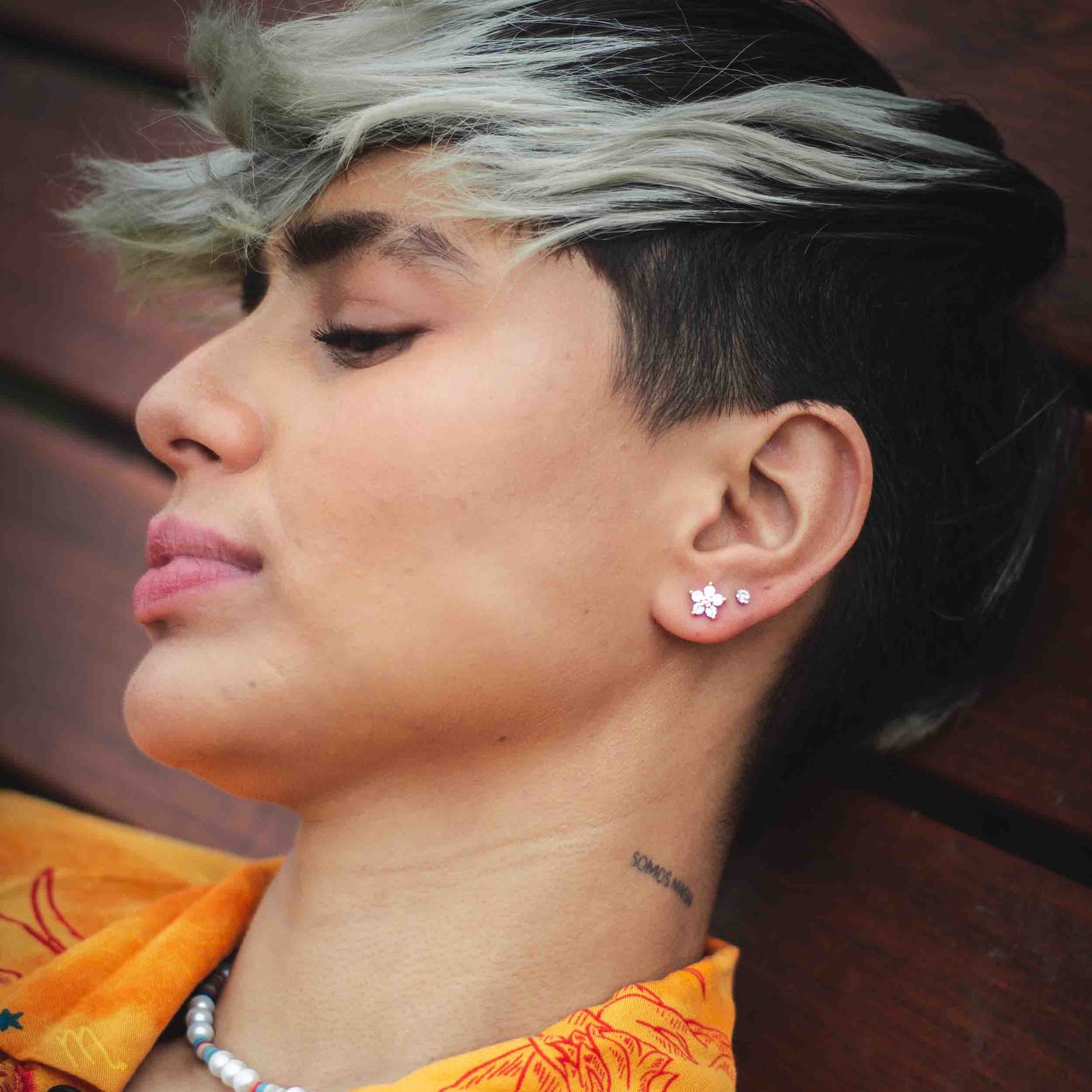 Arete Flor 5 circonias